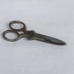 Button Hole Scissors Vintage, 4.25"